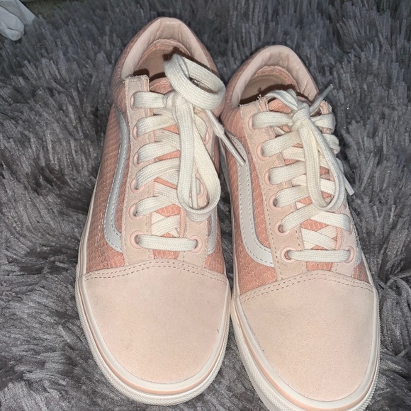 Vans - Picture 8 of 11